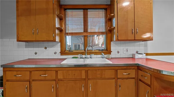 $179,900 | 15 Hamilton Avenue, Lackawanna, NY 14218