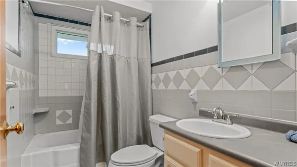 $179,900 | 15 Hamilton Avenue, Lackawanna, NY 14218