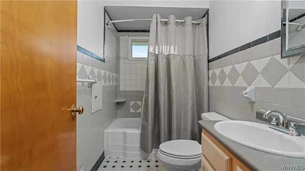 $179,900 | 15 Hamilton Avenue, Lackawanna, NY 14218