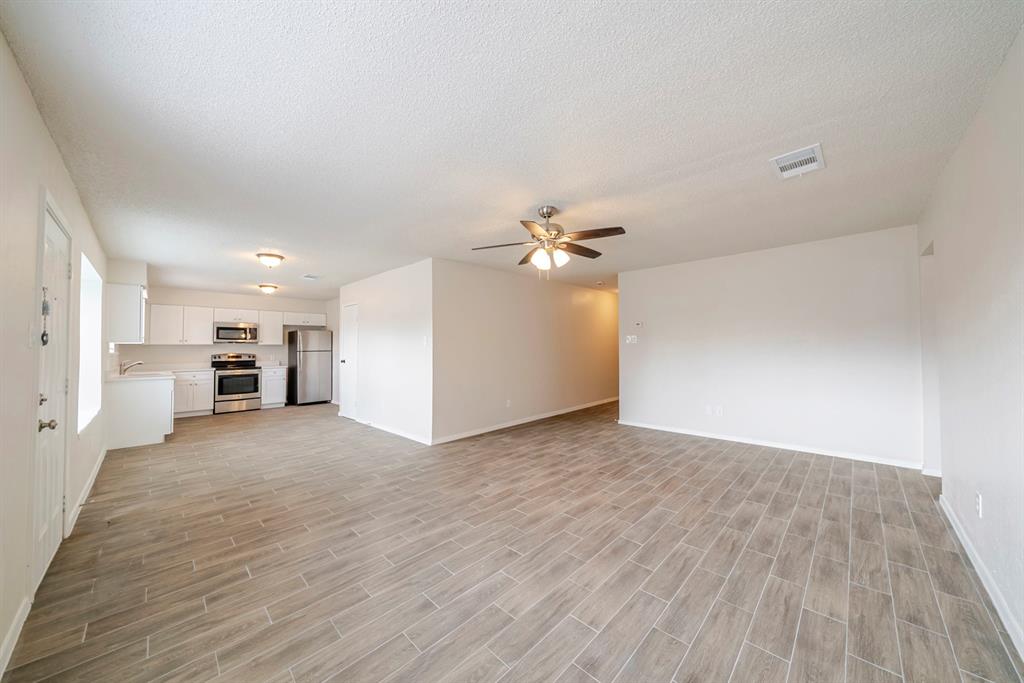 825 Reveille Road Fort Worth, TX 76108 - Photo 4 of 19