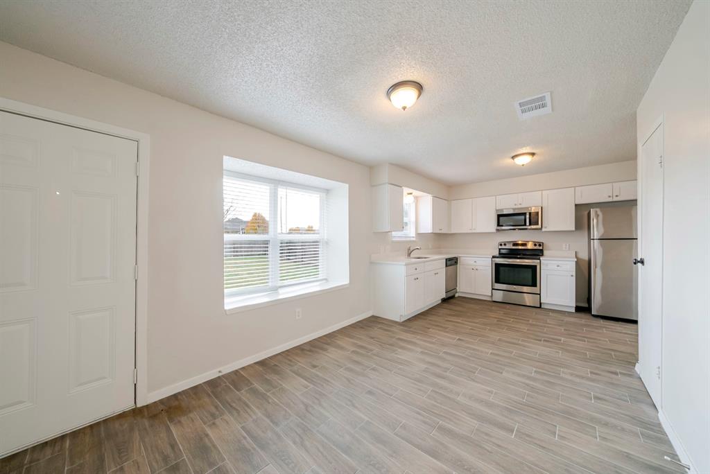 825 Reveille Road Fort Worth, TX 76108 - Photo 6 of 19