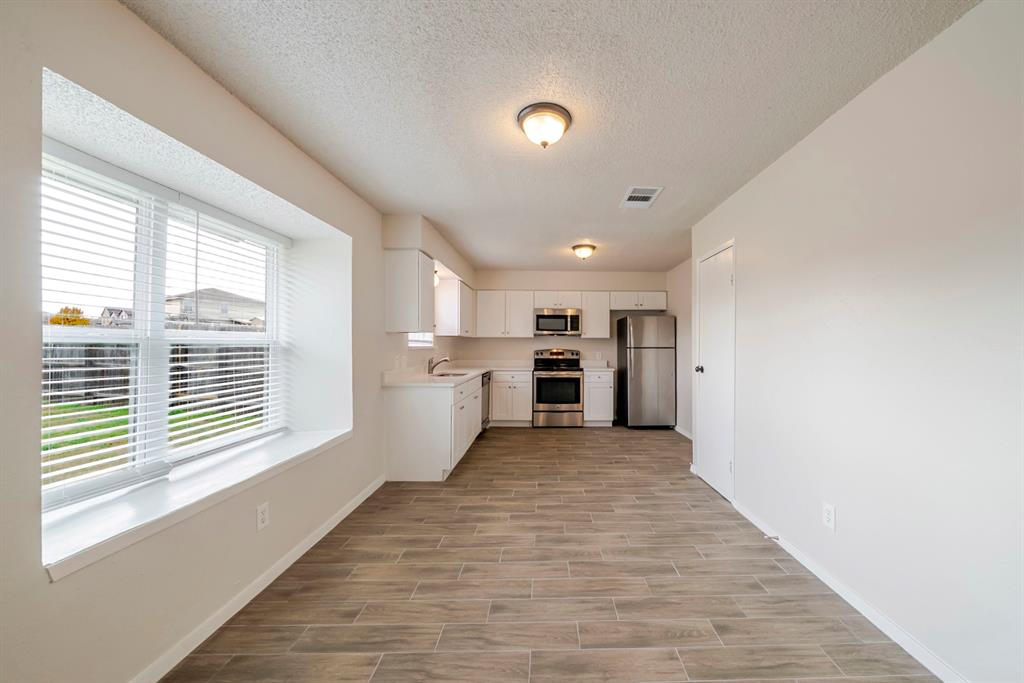 825 Reveille Road Fort Worth, TX 76108 - Photo 7 of 19