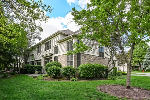 $519,900 | 128 Fairway Drive, La Grange, IL 60525