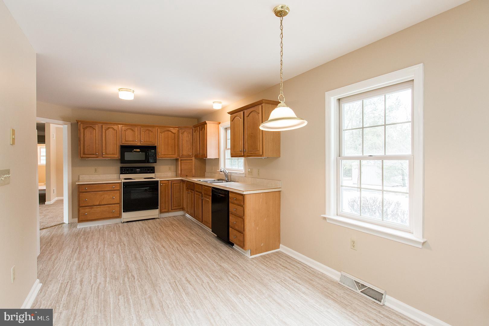 1029 Hunsicker Road Lancaster, PA 17601 - Photo 11 of 44