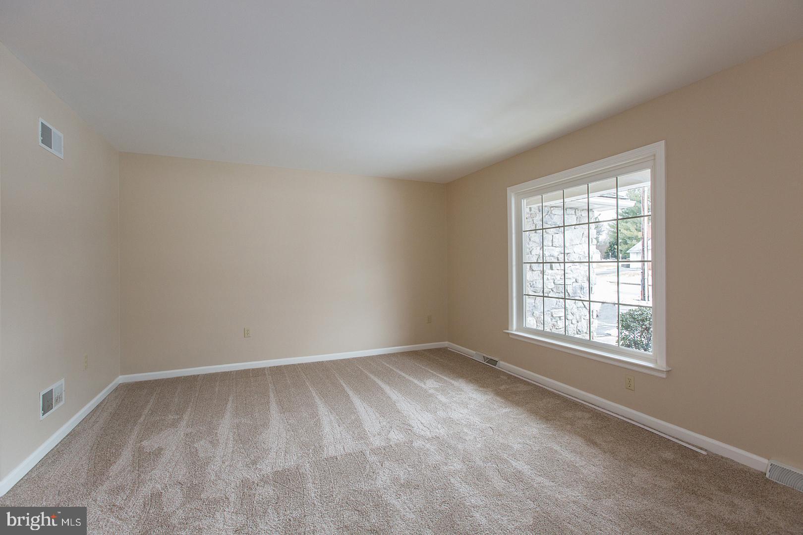 1029 Hunsicker Road Lancaster, PA 17601 - Photo 5 of 44