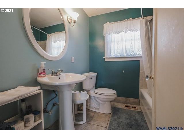 265 Hiatt Street Lebanon, OR 97355 - Photo 11 of 32 Gallery Image 11