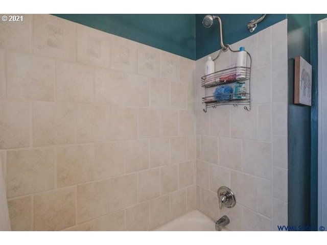 265 Hiatt Street Lebanon, OR 97355 - Photo 12 of 32 Gallery Image 12
