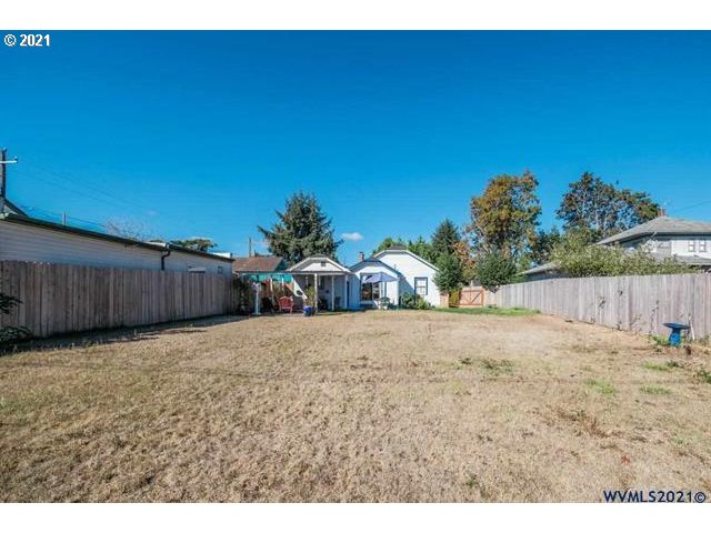 265 Hiatt Street Lebanon, OR 97355 - Photo 18 of 32 Gallery Image 18