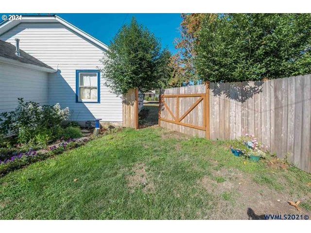 265 Hiatt Street Lebanon, OR 97355 - Photo 24 of 32 Gallery Image 24