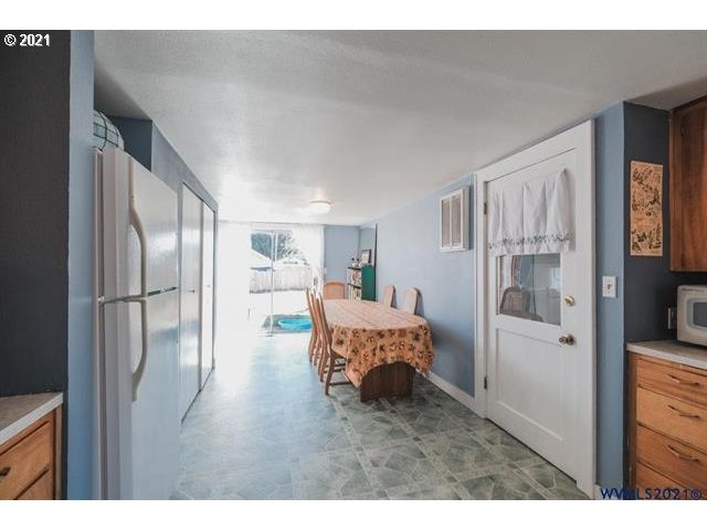 265 Hiatt Street Lebanon, OR 97355 - Photo 8 of 32 Gallery Image 8