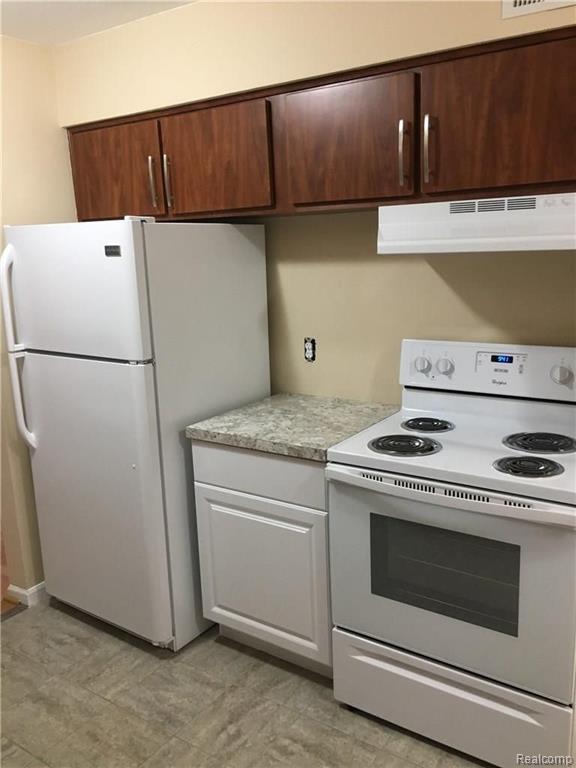 529 East University Drive, Unit 79 Rochester, MI 48307 - Photo 4 of 14
