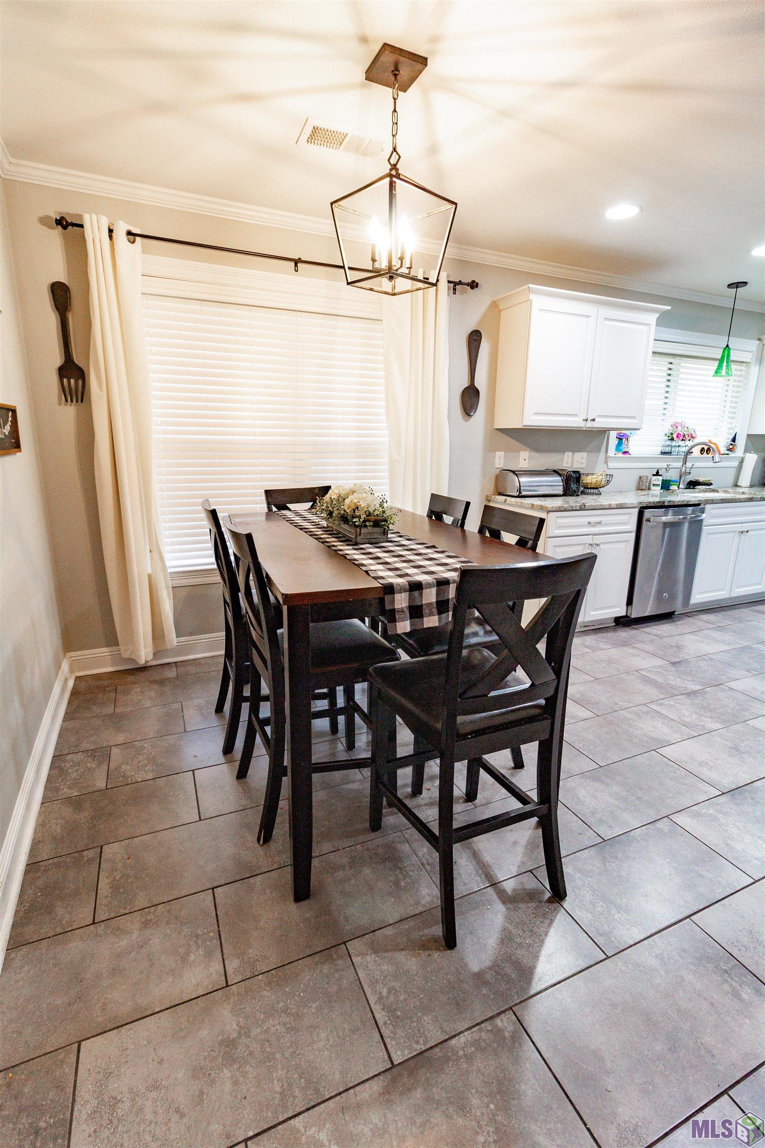 10934 Major Oak Drive Baton Rouge, LA 70815 - Photo 12 of 26 Breakfast area-eat in kitchen
