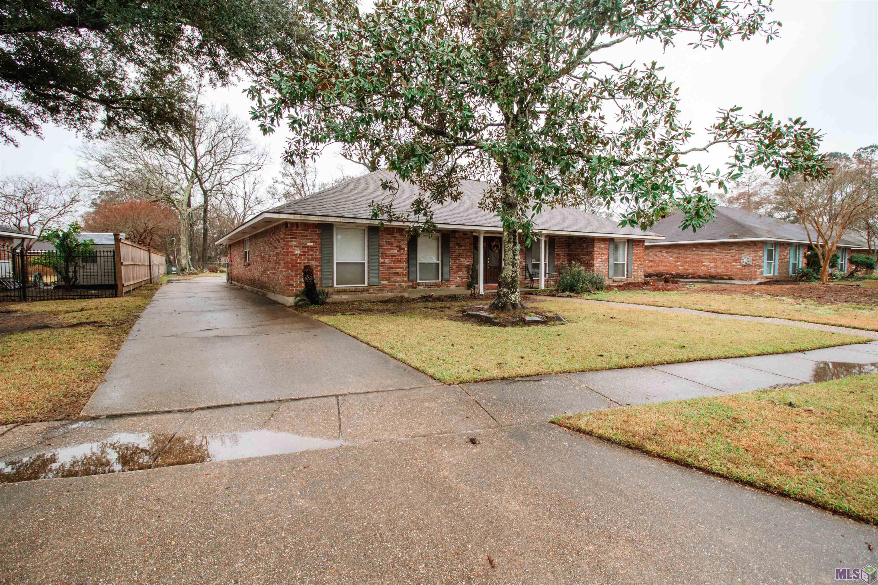 10934 Major Oak Drive Baton Rouge, LA 70815 - Photo 2 of 26