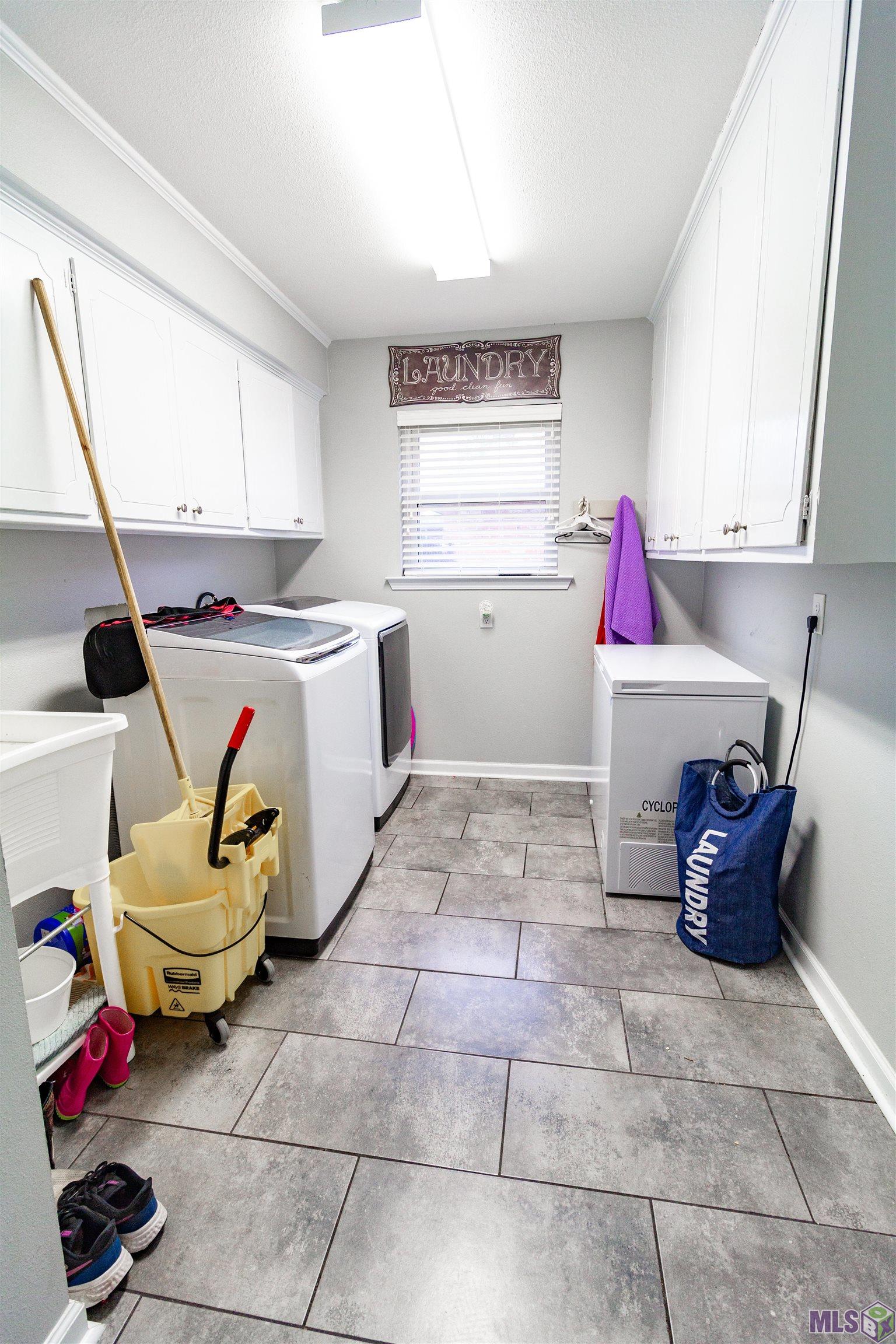 10934 Major Oak Drive Baton Rouge, LA 70815 - Photo 23 of 26 Laundry Room