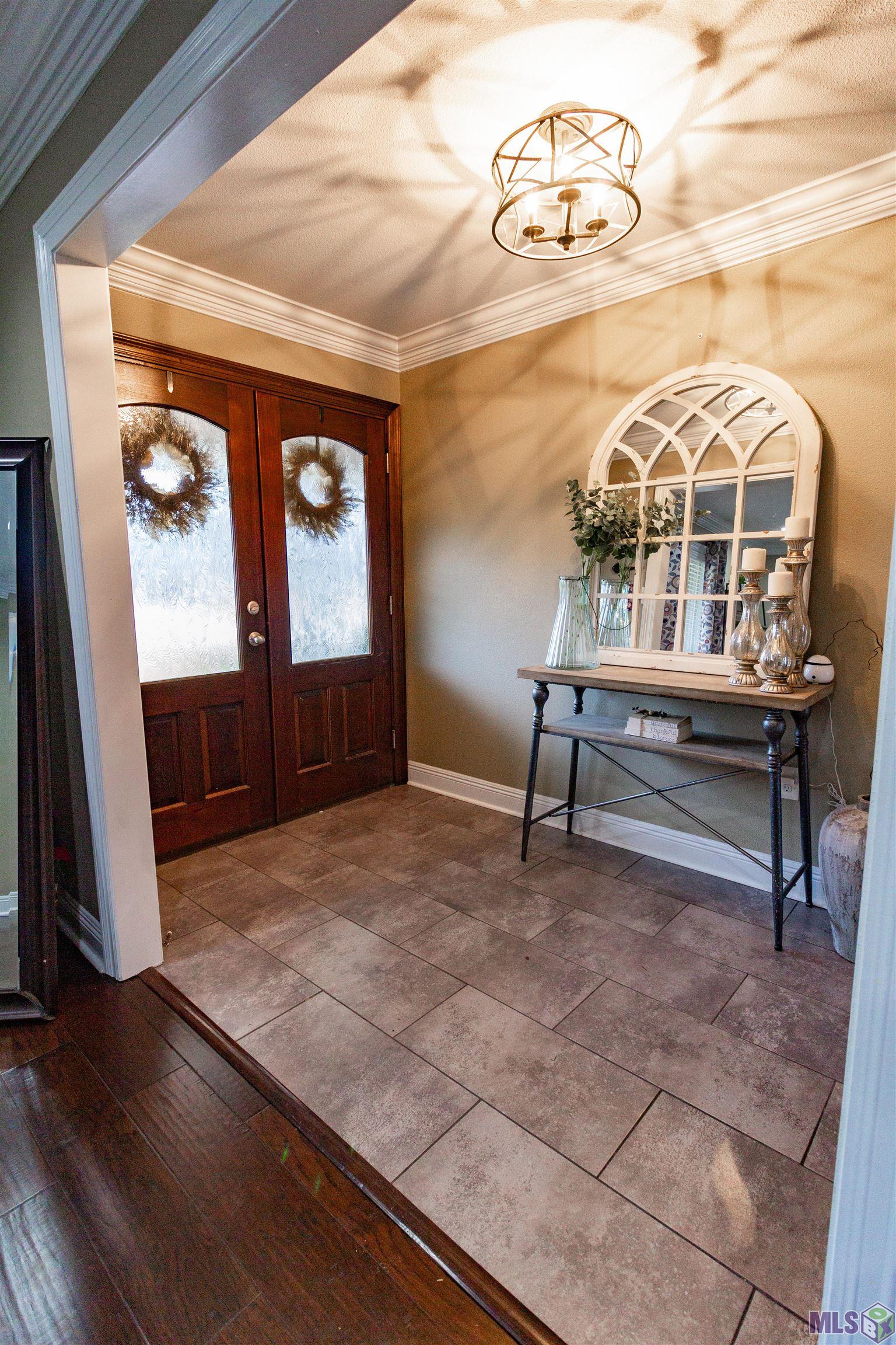 10934 Major Oak Drive Baton Rouge, LA 70815 - Photo 3 of 26 Foyer