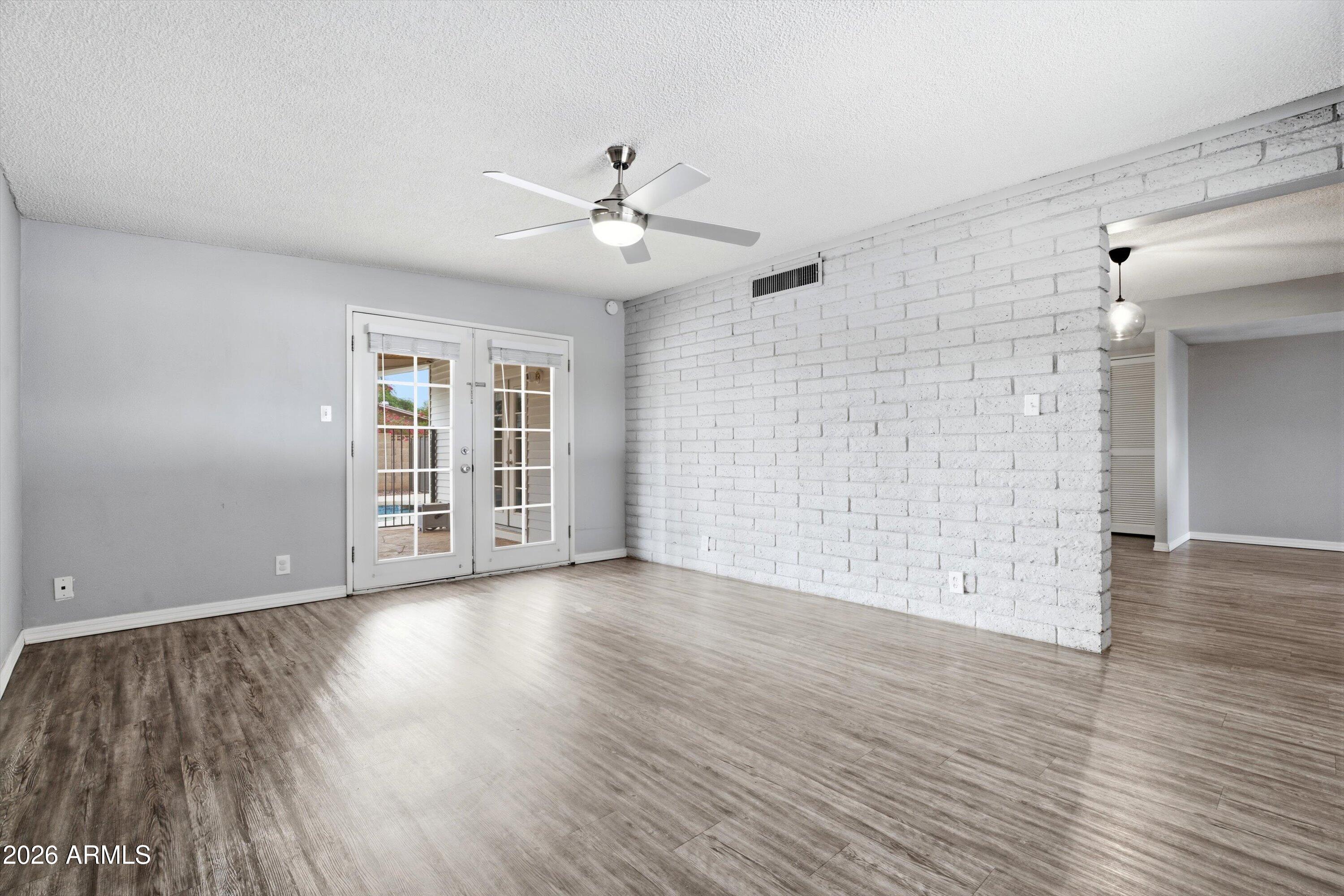 3101 West Ocotillo Road Phoenix, AZ 85017 - Photo 17 of 32 Den / Family Room