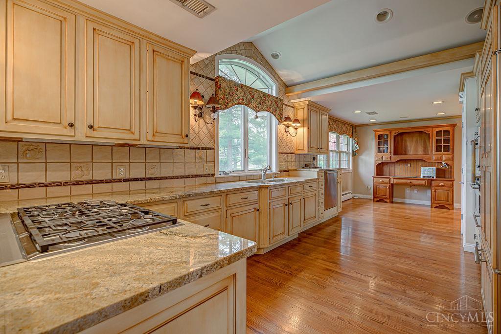 6700 Gaines Road Cincinnati, OH 45247 - Photo 8 of 57