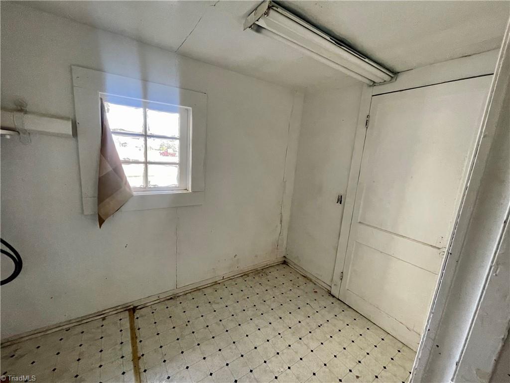 9133 County Line Road Kernersville, NC 27284 - Photo 11 of 14 Laundry Room