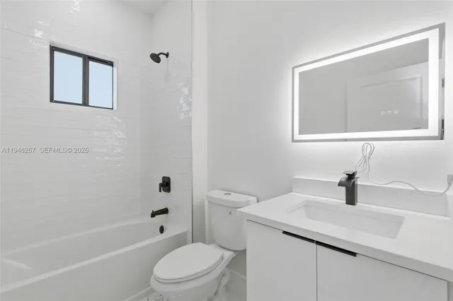 $415,000 | 161 Blackstone Drive, Fort Myers, FL 33913