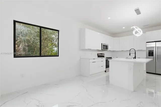 $415,000 | 161 Blackstone Drive, Fort Myers, FL 33913