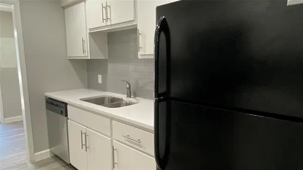 $1,600 | 1202 North O'Connor Road, Irving, TX 75061