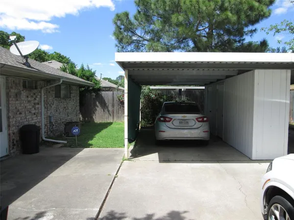 $1,650 | 1202 North O'Connor Road, Irving, TX 75061