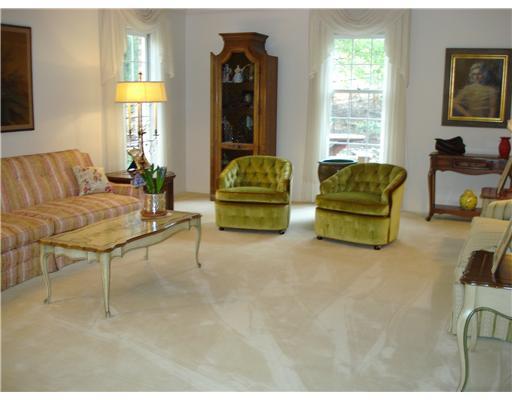 217 Highland Road Fox Chapel, PA 15238 - Photo 3 of 18 Living Room. 23x15 Living Room