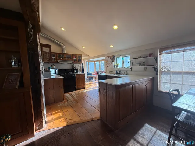 $379,900 | 127 Windy Hill Road, Hampton, CT 06247