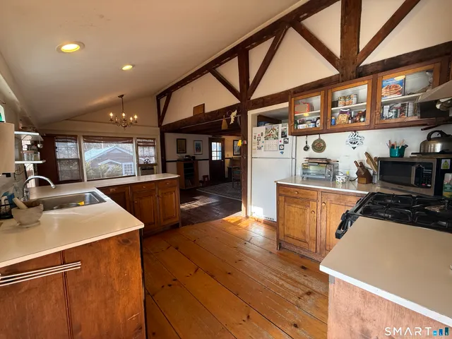 $379,900 | 127 Windy Hill Road, Hampton, CT 06247