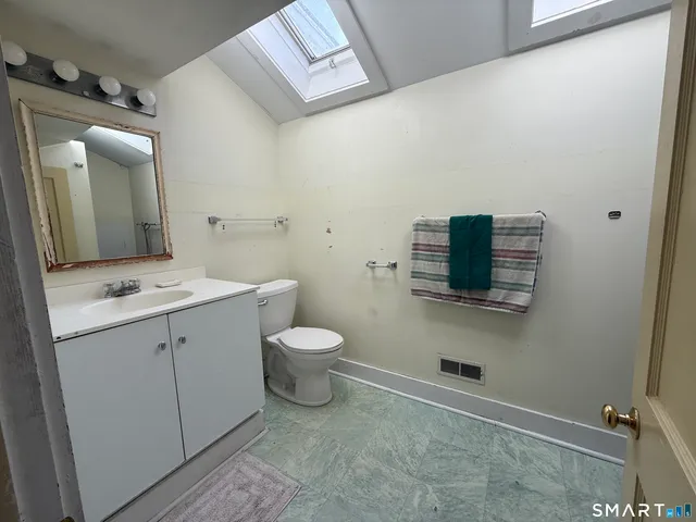 $379,900 | 127 Windy Hill Road, Hampton, CT 06247