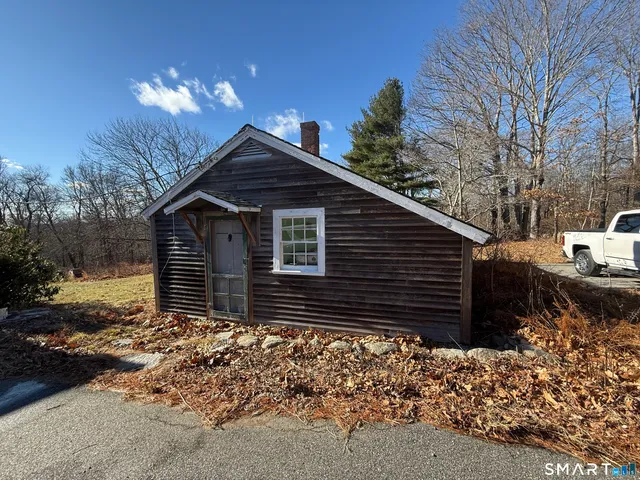 $379,900 | 127 Windy Hill Road, Hampton, CT 06247