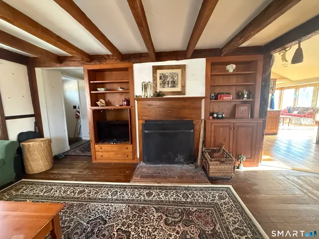 $379,900 | 127 Windy Hill Road, Hampton, CT 06247