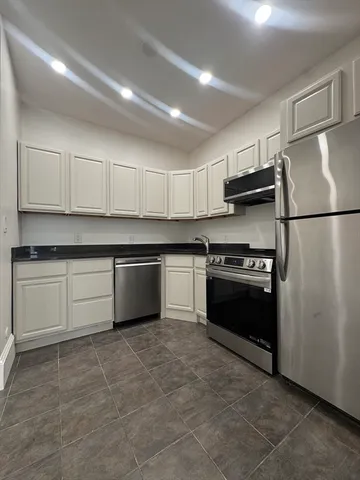 $3,000 | 1082 Commonwealth Avenue, Unit 303, Boston, MA 02215