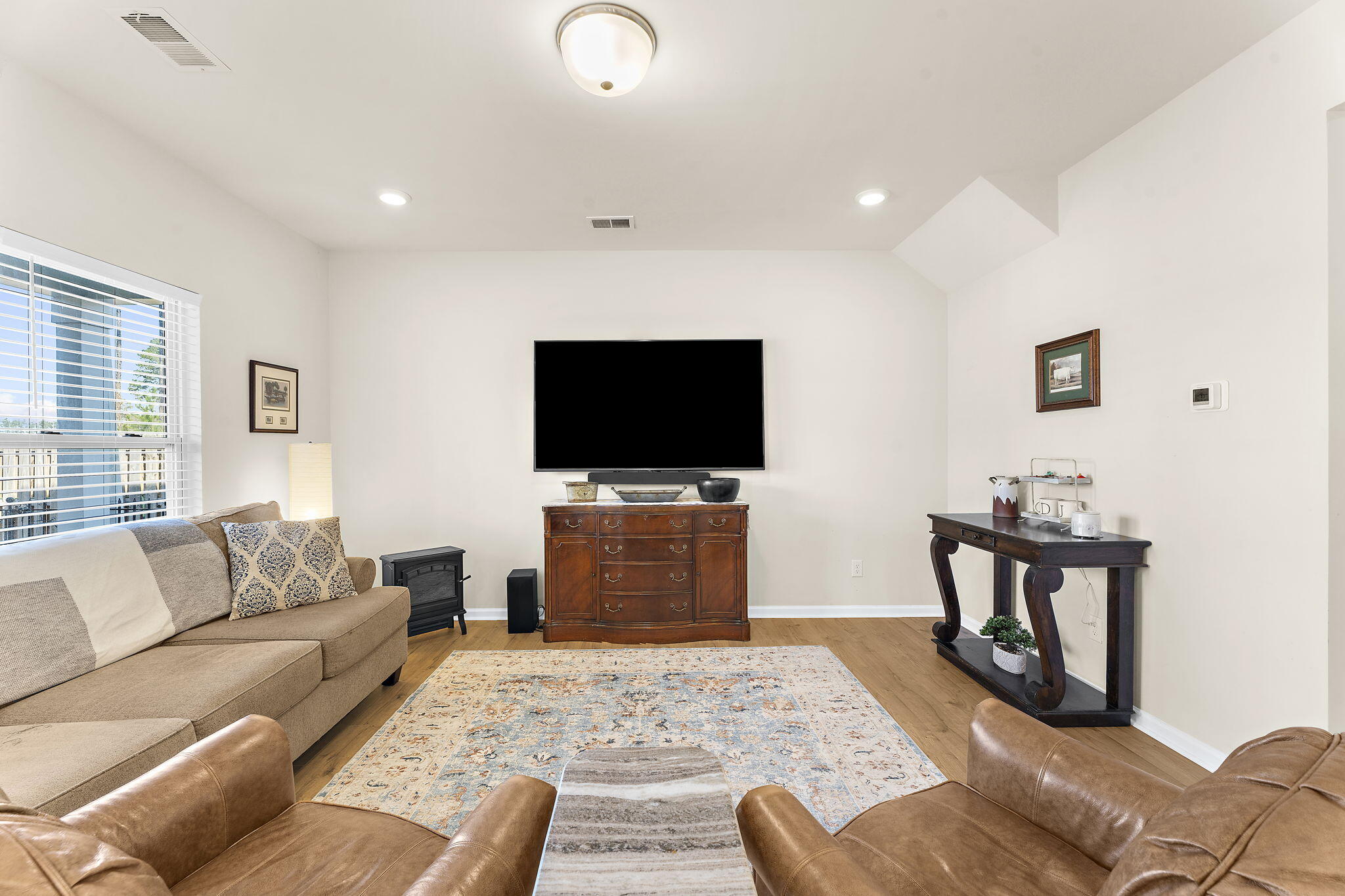 163 Surfbird Road Summerville, SC 29486 - Photo 8 of 49