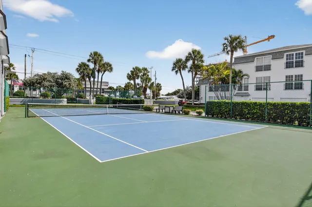 a view of a tennis court