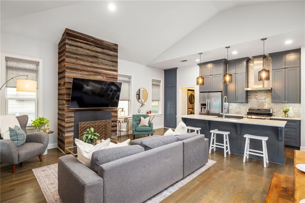 1721 Marietta Road Northwest Atlanta, GA 30318 - Photo 2 of 60