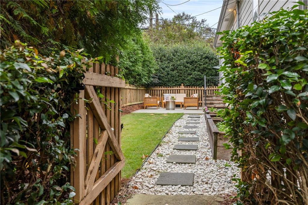 1721 Marietta Road Northwest Atlanta, GA 30318 - Photo 34 of 60