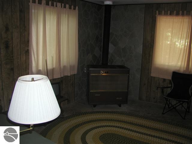 4181 Miller Road Sterling, MI 48659 - Photo 3 of 7 1751005-2.JPG
