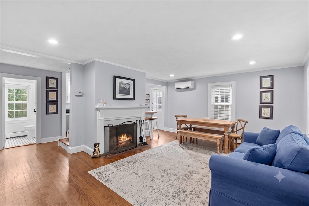 21 Gayland Road Needham, MA 02492 - Photo 5 of 28