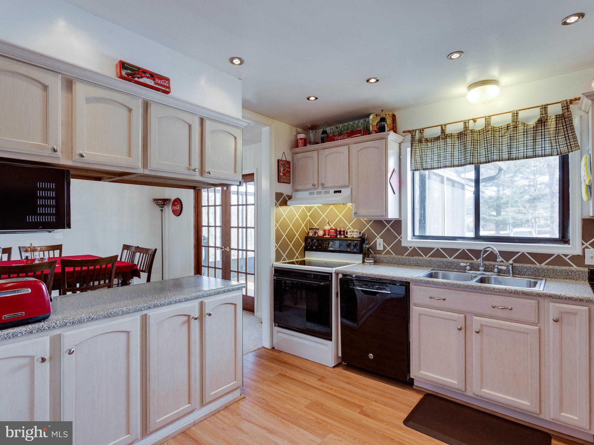 9647 Routts Hill Road Warrenton, VA 20186 - Photo 8 of 21 Kitchen