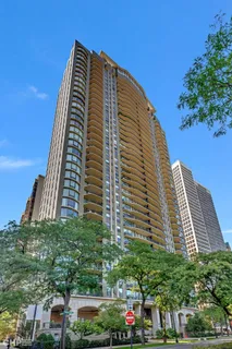 $1,500,000 | 1040 North Lake Shore Drive, Unit 17B, Chicago, IL 60611