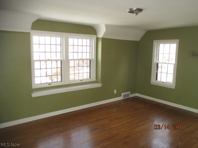 3444 Woodridge Road Cleveland, OH 44121 - Photo 11 of 14