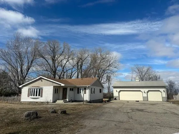 $200,000 | 2232 300th Street, Madison, MN 56256