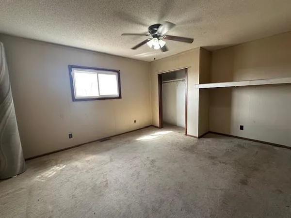 $200,000 | 2232 300th Street, Madison, MN 56256