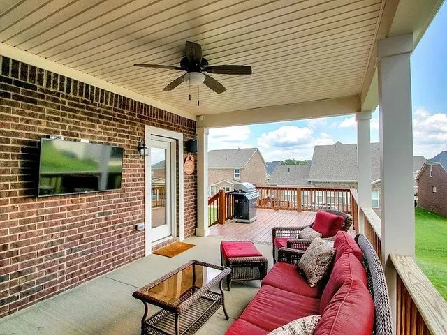 a outdoor space with patio the outdoor seating