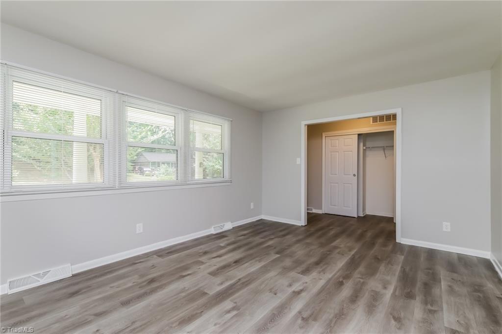 332 Foxcroft Drive Winston-Salem, NC 27103 - Photo 5 of 17