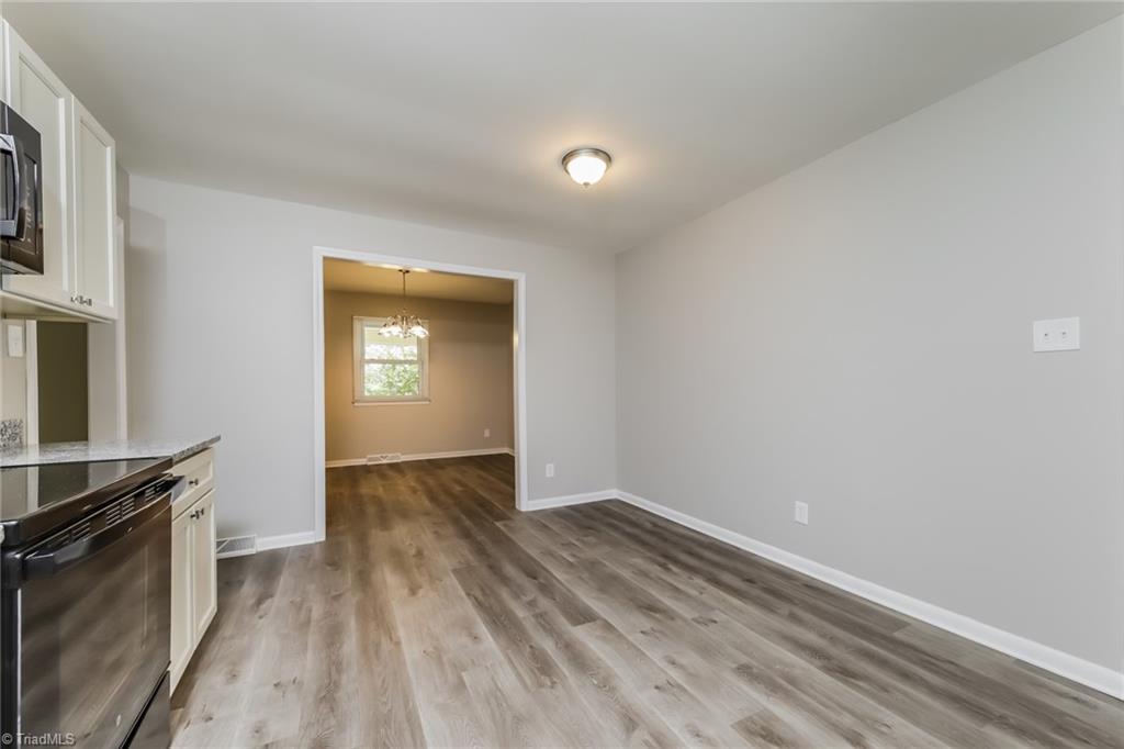 332 Foxcroft Drive Winston-Salem, NC 27103 - Photo 6 of 17