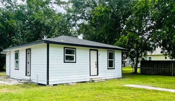 9110 Heatherside Street Houston, TX 77016 - Photo 1 of 15
