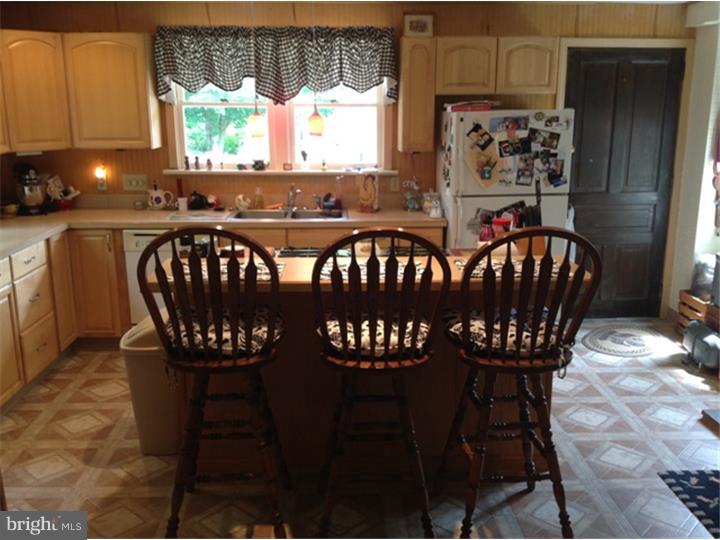 1359 Hendricks Road Pennsburg, PA 18073 - Photo 9 of 19 Kitchen