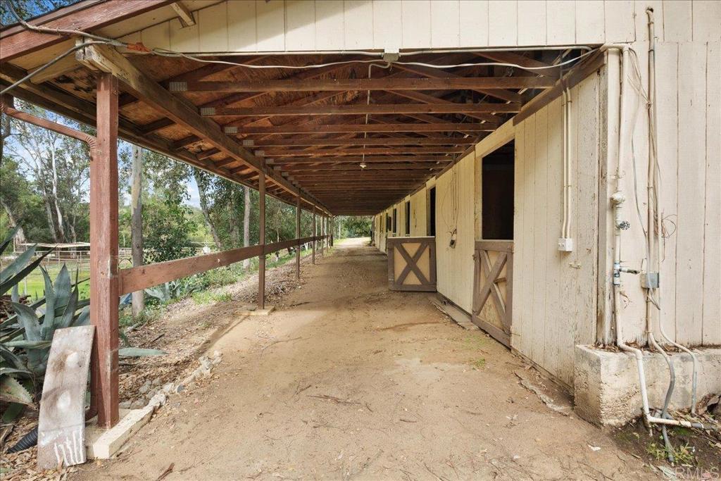 823 Rice Canyon Road Fallbrook, CA 92028 - Photo 5 of 30